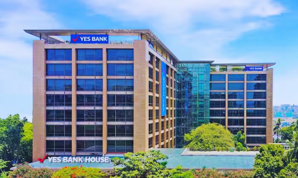 Sumitomo Mitsui Revives Bid for Yes Bank as SBI Reopens Stake Sale Talks