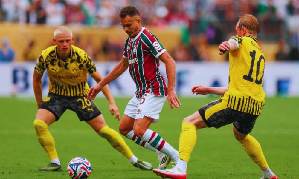 Dortmund and Fluminense Stalemate 0-0 in Rain-Soaked Club World Cup Clash at MetLife