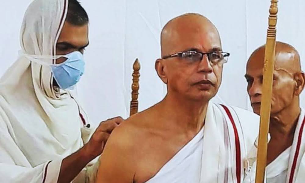 From Boardroom to Monkhood: Reliance Executive Prakash Shah Leaves ₹75 Crore Career Behind”