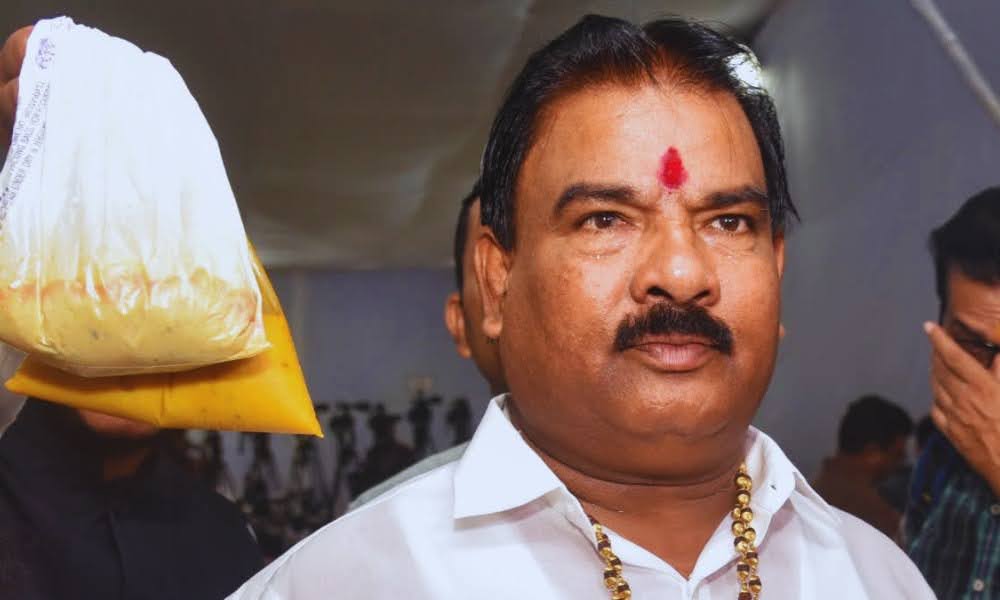 FDA Suspends Ajanta Caterers’ Licence After Viral Video of MLA Assault Over Stale Food at Mumbai Hostel