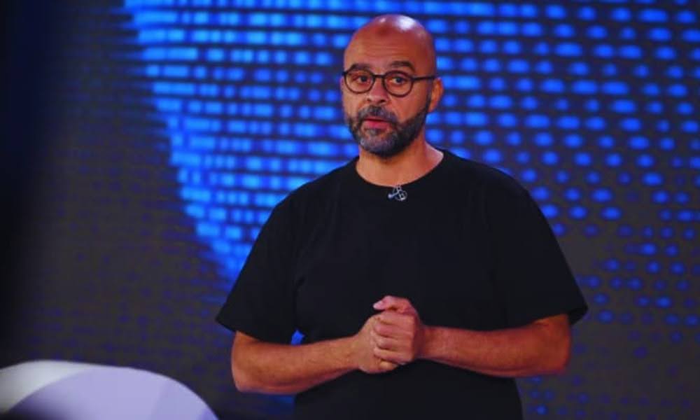 Ex-Google Exec Mo Gawdat Warns AI Will Wipe Out Middle-Class Jobs by 2027